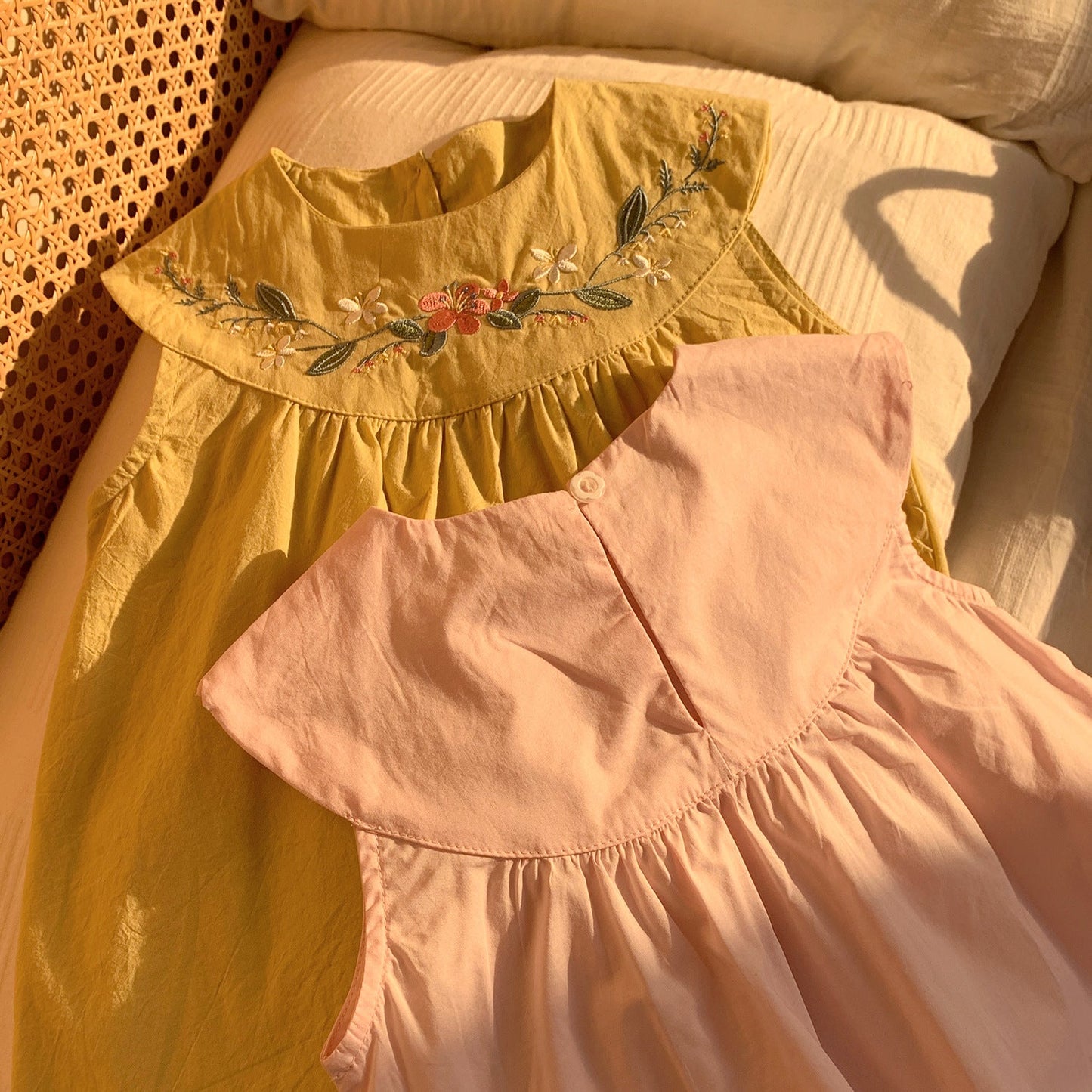Summer Arrival Baby Kids Girls Cute Sleeveless Sweet Flowers Embroidered Dress-3