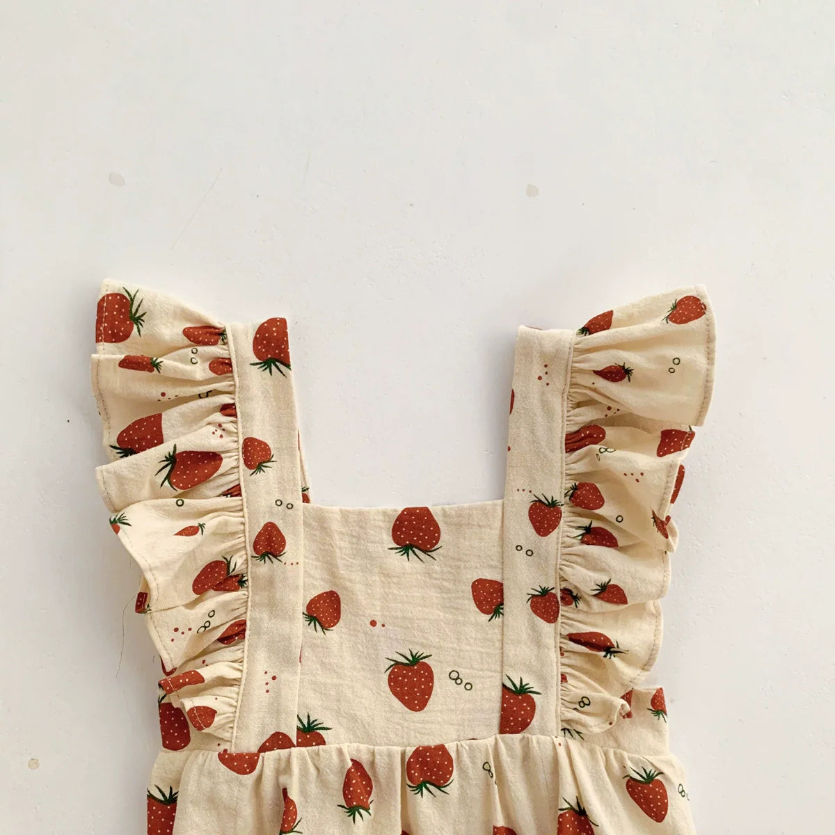 Summer Arrival Baby Girls Strawberry Pattern Sleeveless Onesies-2