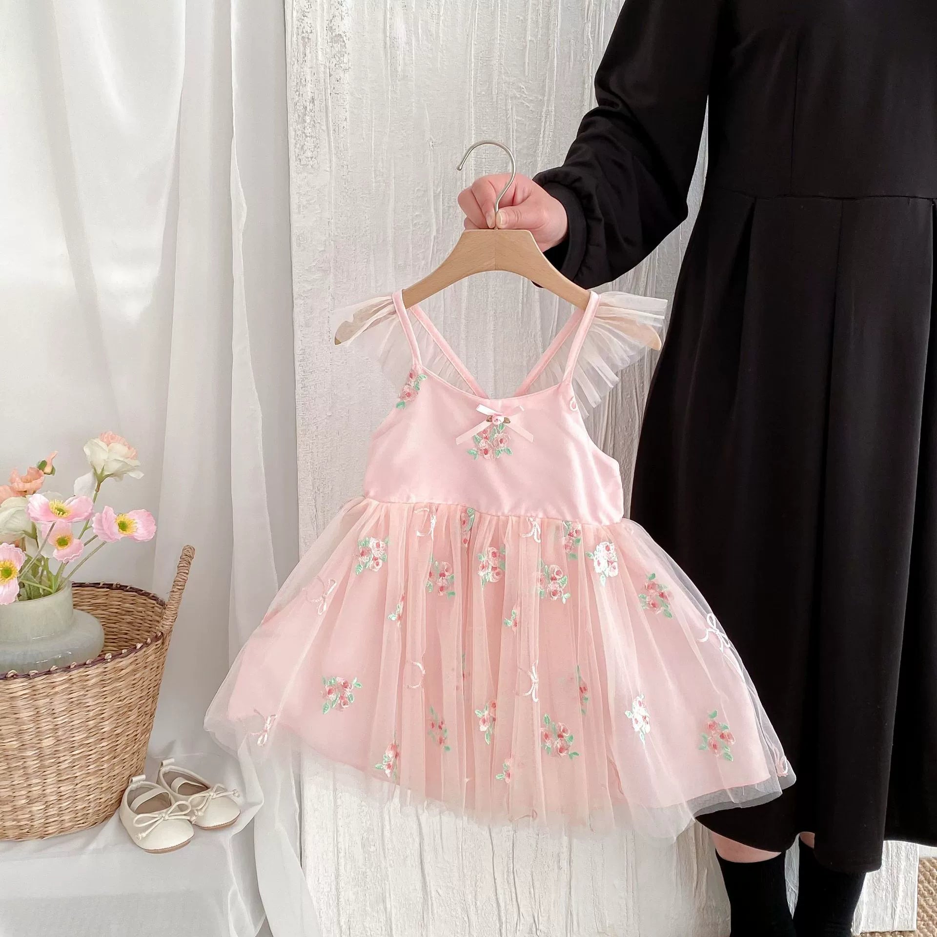 Summer Arrival Baby Girls Flowers Embroidered Tulle Design Sleeveless Dress-2