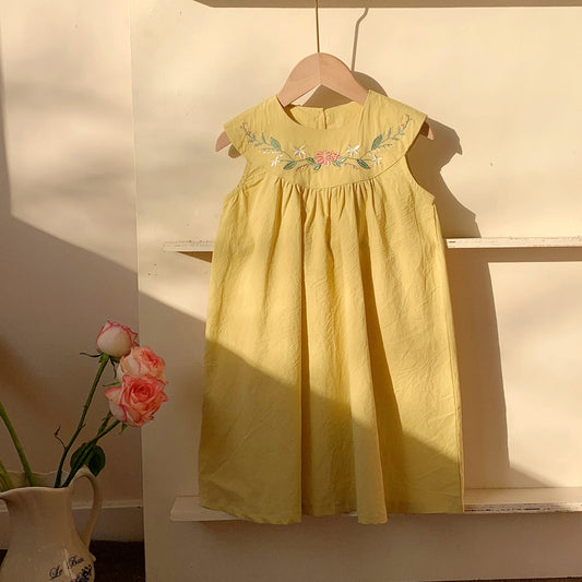 Summer Arrival Baby Kids Girls Cute Sleeveless Sweet Flowers Embroidered Dress-1